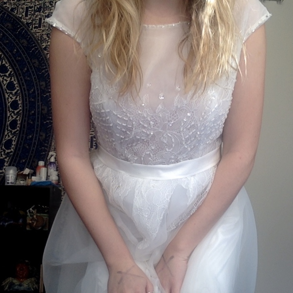 White lace prom dress!!
